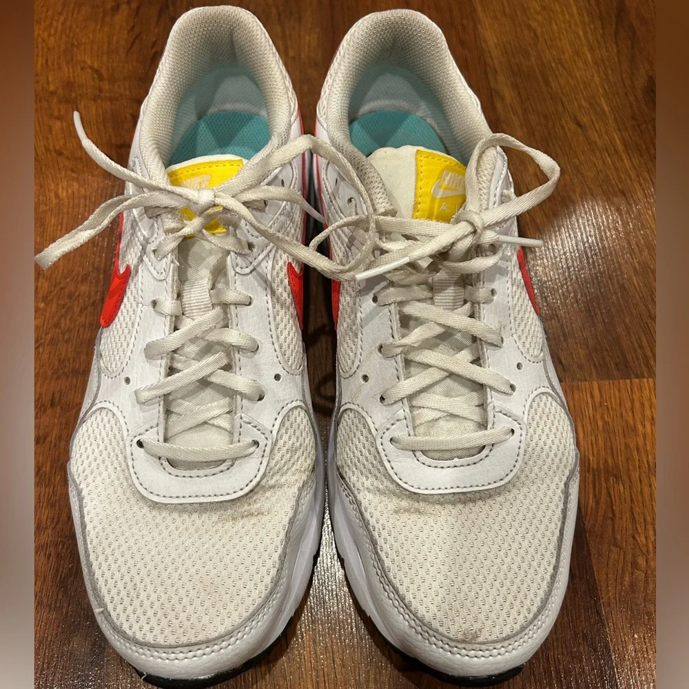 Nike Women Air Max SC -White Crimson Pink Size 9 Sneaker Athletic Shoe